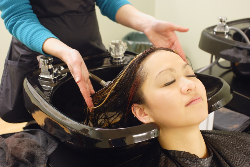 Hair washing for care recipients  Stock Illustration 56081138  PIXTA