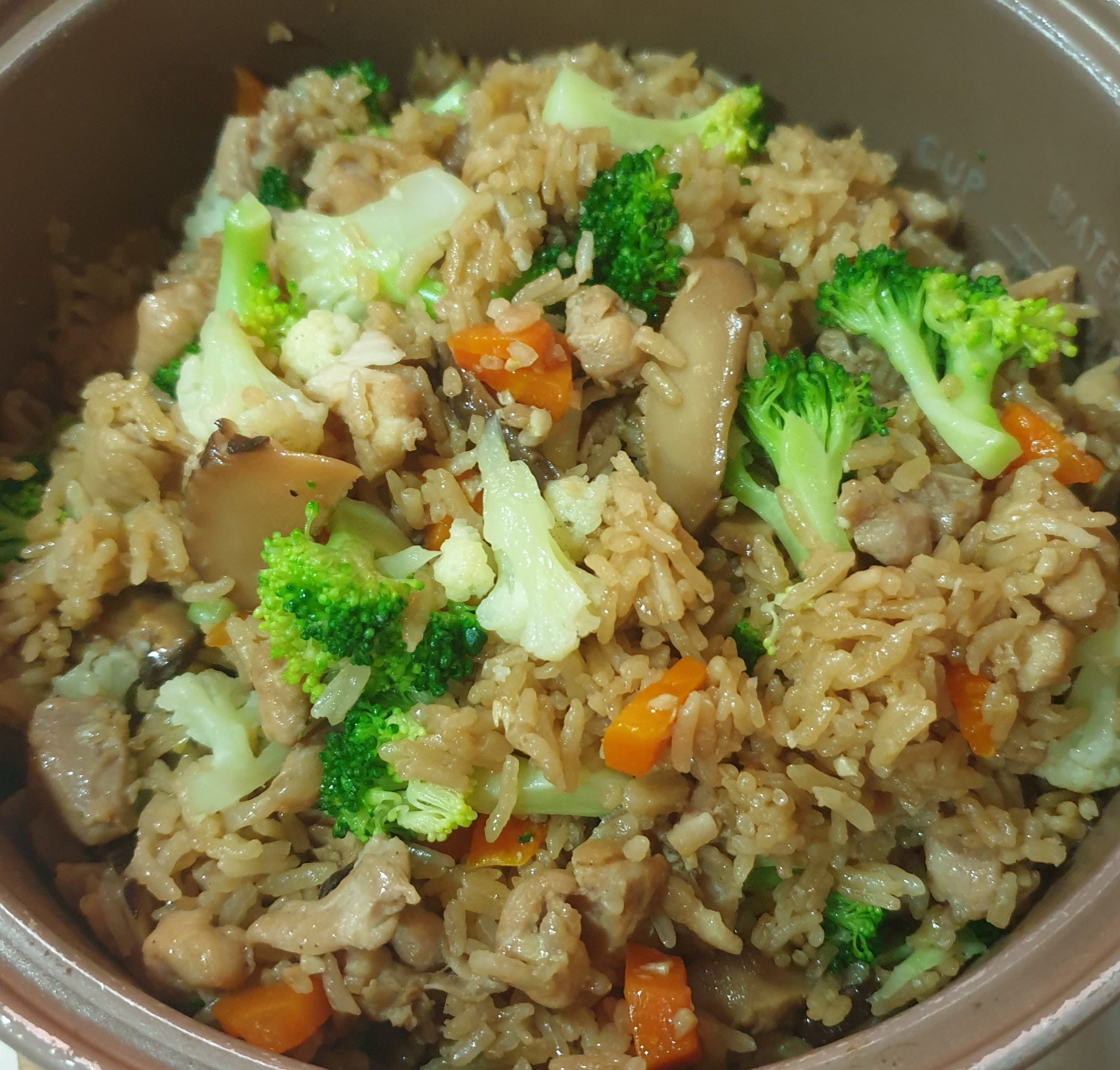 Steam rice with chicken & mix vegetable