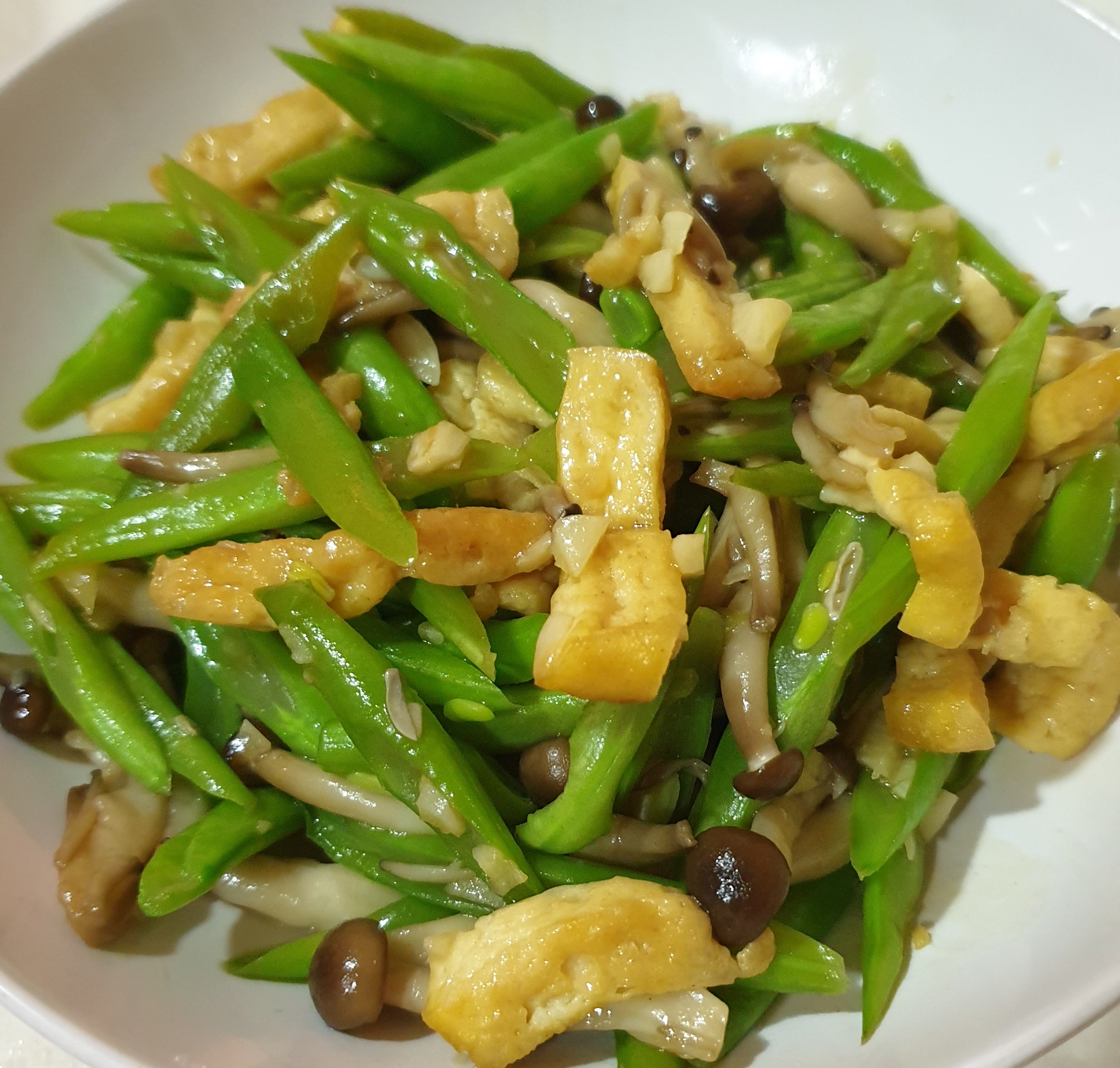 easy recipe French bean with beancurd and shimeji mushroom